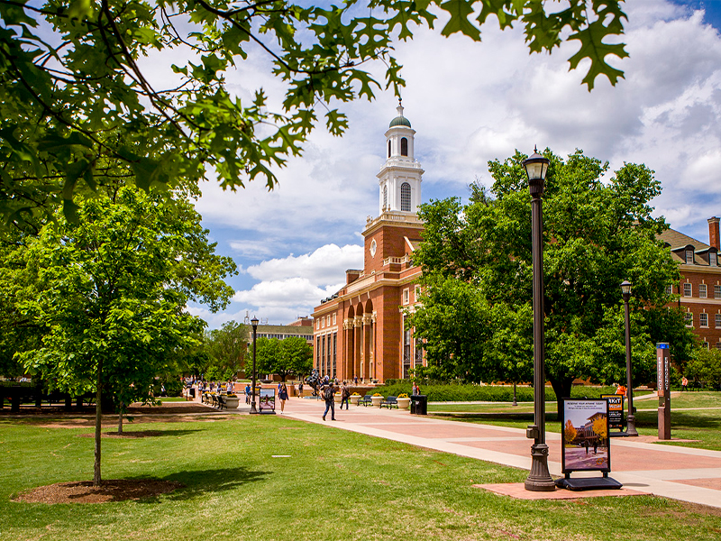 Spring campus scene, Edmon Low Library